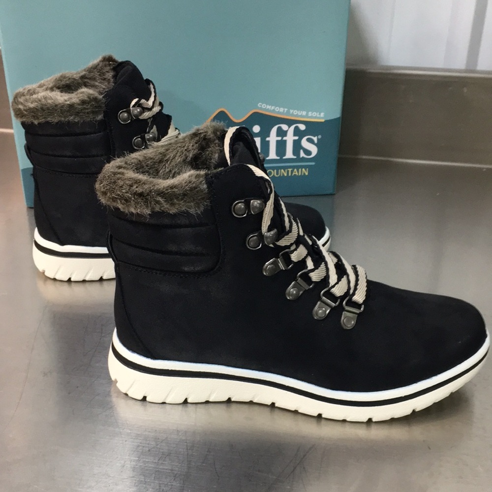 New WB Woman’s Cliffs by White Mountain Black Faux Fur Lined Lace-Up Boots - Picture 5 of 6
